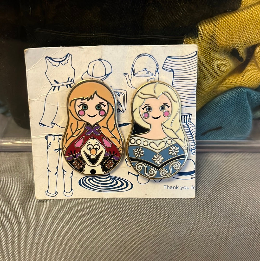 Anna/Olaf and Elsa Nesting Doll Pin set